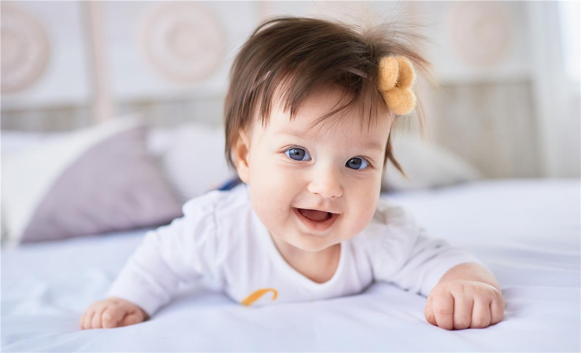 Mum edits 11-month-old baby’s face so she can be an Instagram Model. header image