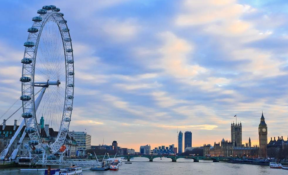 london eye at sunrise