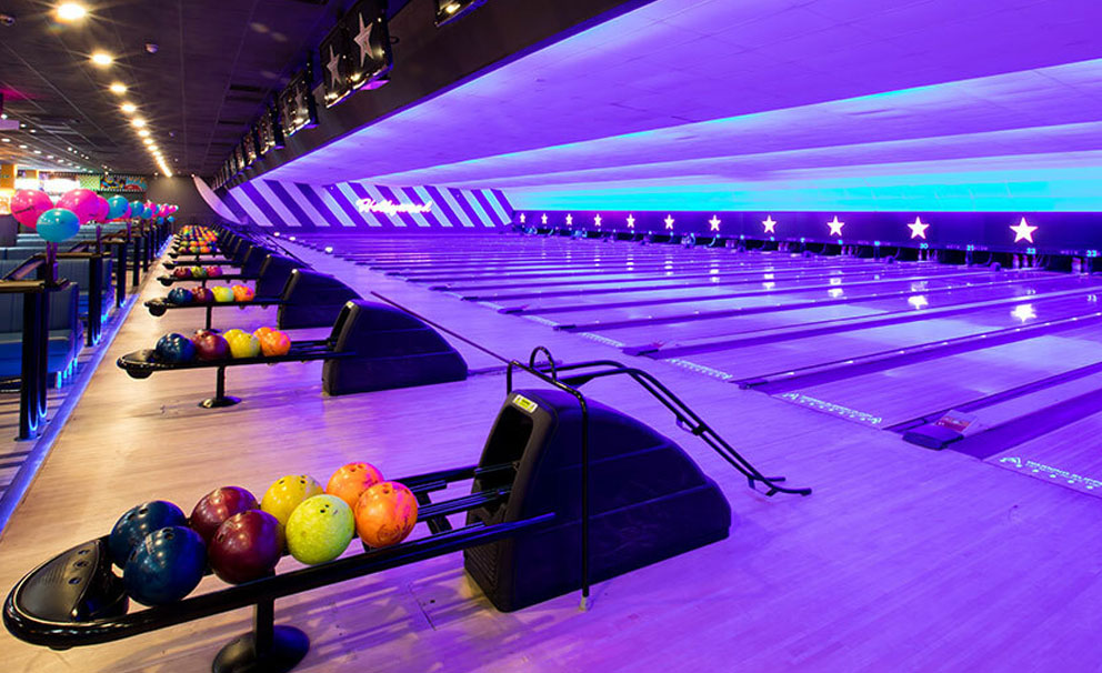 hollywood bowling alley